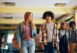 Volver al cole con buen pie: Claves emocionales para un inicio de curso en calma