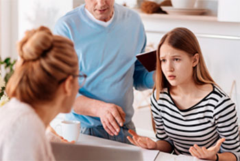 Guía para familias: qué hacer y qué evitar en casa si creen que su hijo/a podría estar desarrollando un TCA.